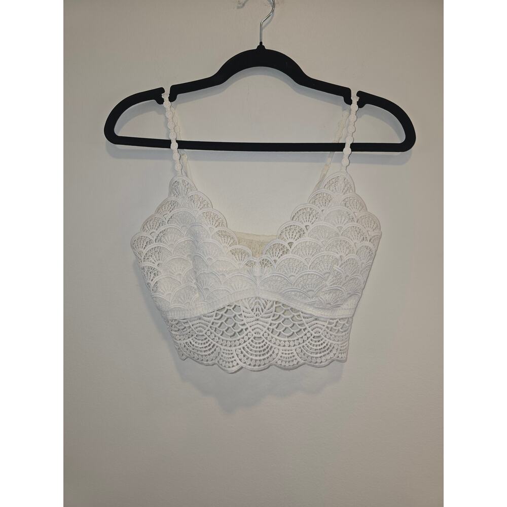 Free People White Crocheted Crop Top Size Small, Preloved in Great Condition